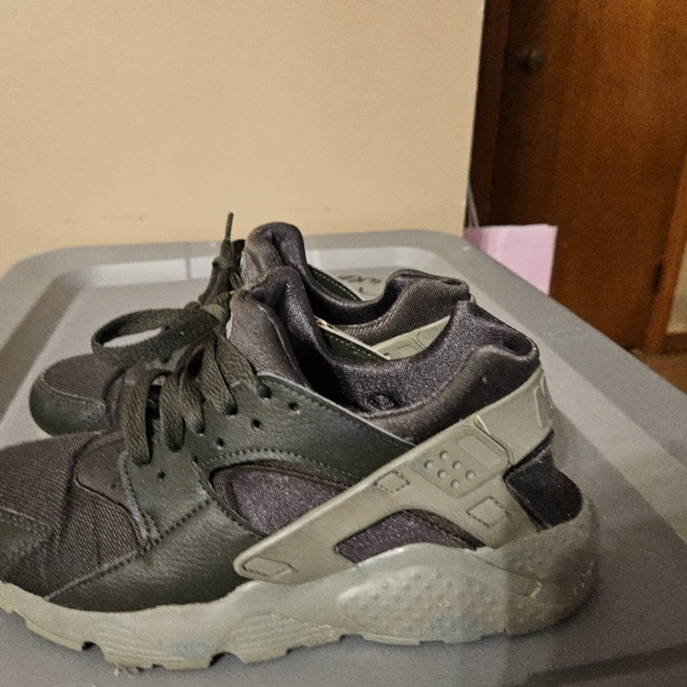 Nike Green